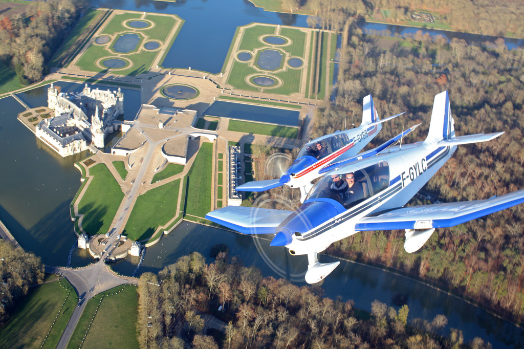 2 avions du Club au-dessus du Château de Chantilly | © Jean-Marie Urlacher - Info Pilote